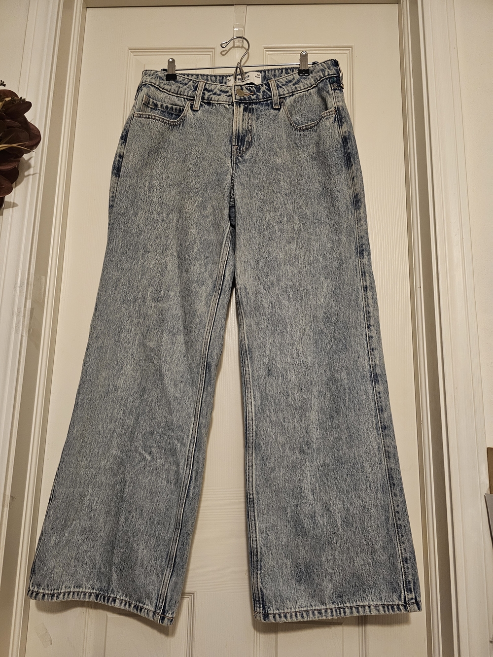 NEW! HOLLISTER Wome's Baggy Low-Rise Wide-Leg Jeans In Blue Ligth Wash Sz 6R/W28 - Picture 13 of 16